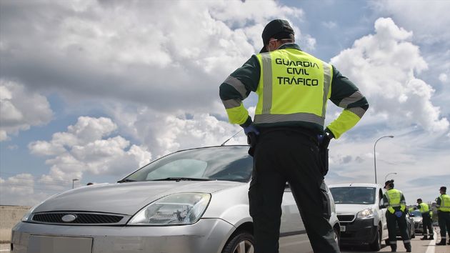 Efectos similares a una tasa de 0,5 g/l de alcohol por conducir a 35 °C en el interior del vehículo sin conectar el aire acondicionado: la Guardia Civil extrema la vigilancia