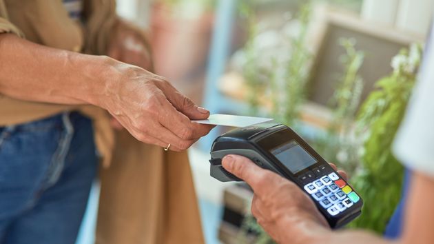 Cargaba compras personales como electrodomésticos a la empresa pero su despido es improcedente: la compañía lo sabía y se beneficiaba de ello