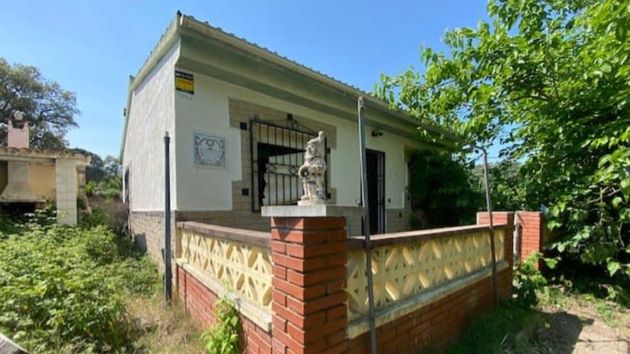 BBVA rebaja a la mitad esta casa con piscina, 3 habitaciones, 2 baños, patio y jardín y la vende por 55.300 euros