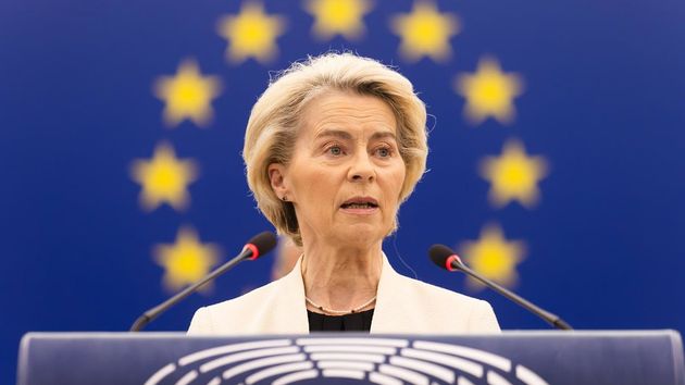 La UE cambia las reglas y a partir de 2027 obligará a que los auriculares, las consolas y otros dispositivos tengan baterías extraíbles