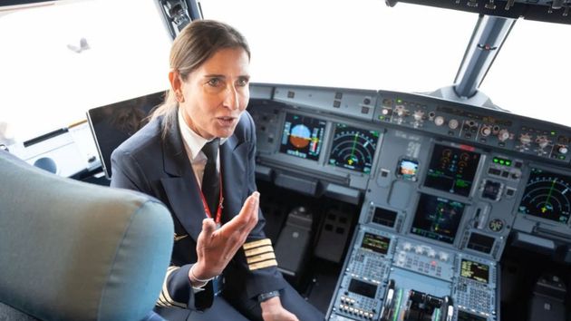 Beatriz Guasch, comandante de Iberia: “Se siguen sorprendiendo al ver a una mujer en la cabina y podemos ejercer esta profesión igual que un hombre, o mejor”
