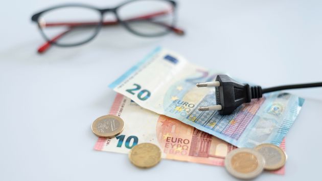 El precio de la luz del lunes 17 de junio en el PVPC: horas más baratas y caras