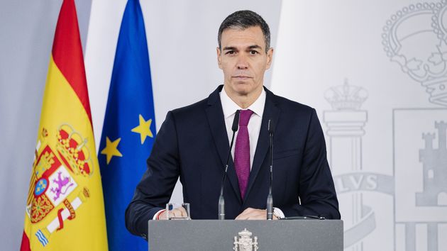 España cambia las normas y, a partir de noviembre de 2026, obligará a devolver botellas y latas en las tiendas para recuperar el dinero que se dejará como depósito