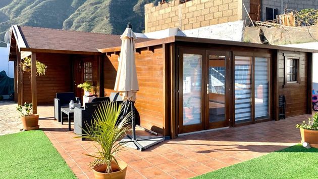 La casa prefabricada de madera de 70 metros con 2 habitaciones, baño y porche cubierto que se vende rebajada por 15.875 euros