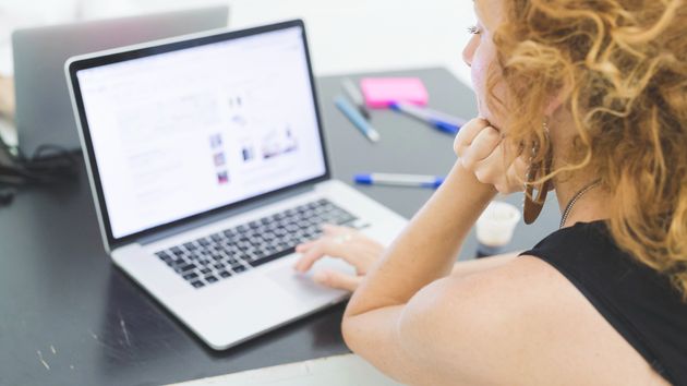 Despiden a una trabajadora de baja médica por su perfil de LinkedIn y la justicia declara el despido improcedente al tratarse de prácticas de un máster