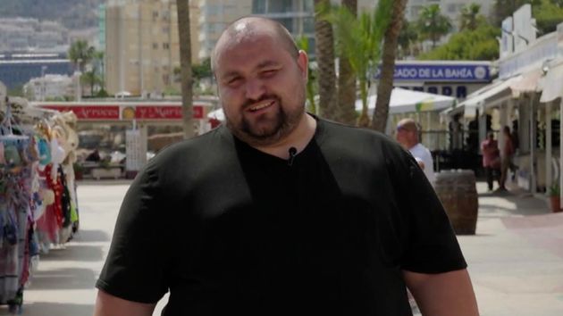 Miguel, excamarero: "He llegado a trabajar 36 horas seguidas, teniendo que dormir en el restaurante y con contratos a media jornada"