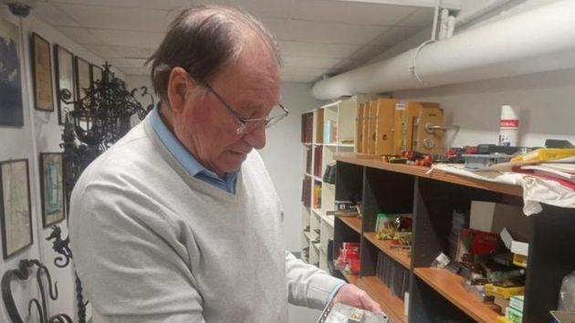 Jesús González, 72 años, cerrajero: "Hay gente que se gasta 1.500 euros en un móvil y escatima en la puerta de su casa; más del 80% de las cerraduras están obsoletas”