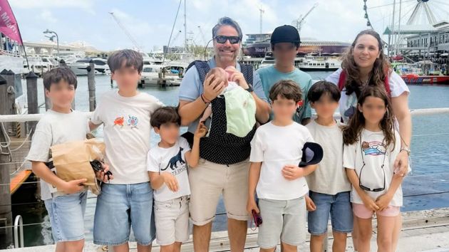 Ana, madre de 10 hijos: “Me gasto unos 5.700 euros al año en zapatillas. Hoy me ha tocado tirar cuatro pares”