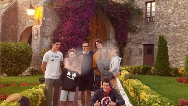 Teresa, madre de una familia numerosa con dos hijos con discapacidad: "Aprendimos a ser felices en el dolor y a luchar contra una enfermedad mortal"