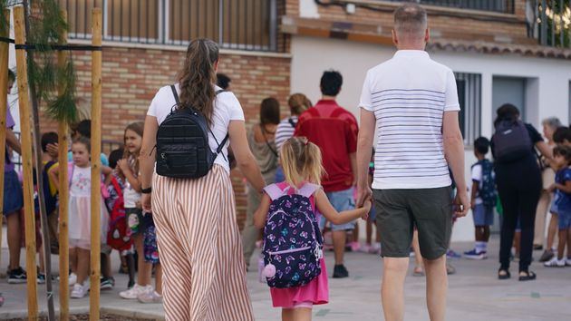 Sobrevivir a las vacaciones escolares: cuando conciliar en España se convierte en un privilegio para quienes pueden pagarlo