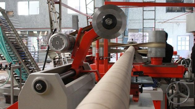 Los trabajadores del sector de las pastas, papel y cartón tendrán una subida salarial del 7,5% y reducción de jornada