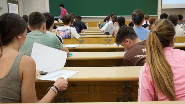 Elegir carrera tras la PAU: opciones con más empleabilidad en 2026