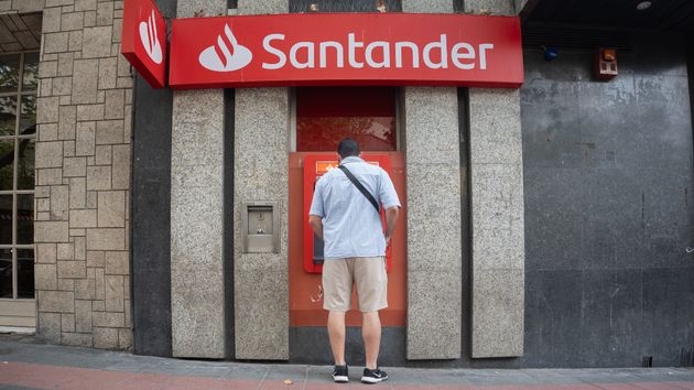 El Banco Santander negociará con los sindicatos un acuerdo para las jubilaciones anticipadas de sus trabajadores