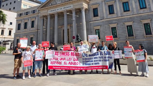 Organizaciones de interinos registran en el Congreso sus “líneas rojas innegociables” para resolver el abuso de temporalidad