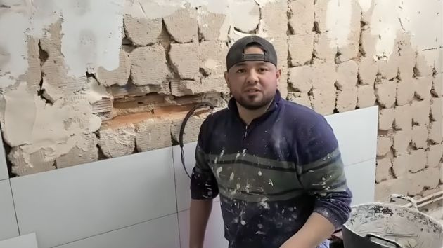 Luis, albañil en España: "Si sabes lo que haces puedes ganar 90 euros. Es difícil entrar, pero todo está en las conexiones"