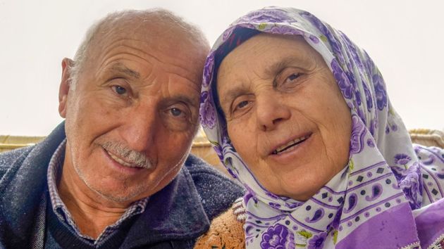 Un matrimonio marroquí de 68 y 85 años y sin pensión se queda sin poder reunirse con su hijo español a pesar de que les enviaba casi 4.000 euros: la Justicia dice que su necesidad "no es real"