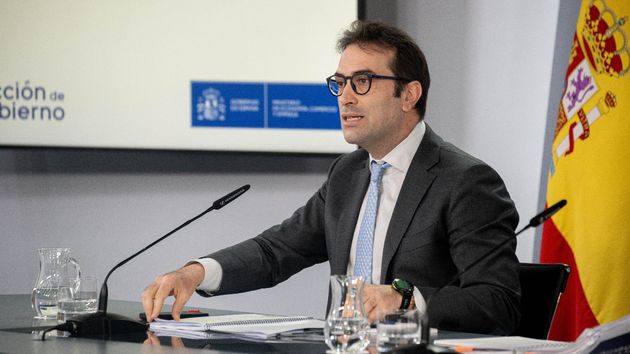 El Gobierno prorroga el descuento de 15 céntimos por litro a los carburantes, pero lo irá reduciendo durante el verano