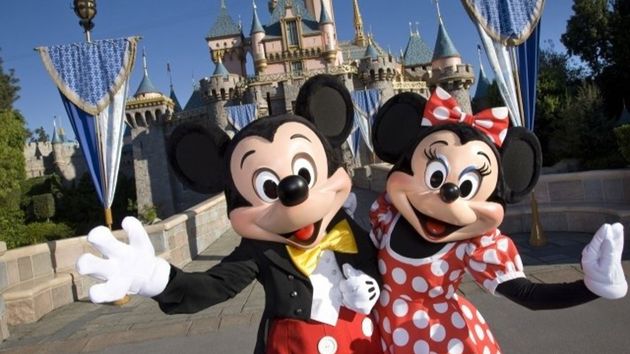 El SEPE publica varias vacantes para trabajar en Disneyland Paris: fechas, requisitos, sueldo y cómo apuntarse