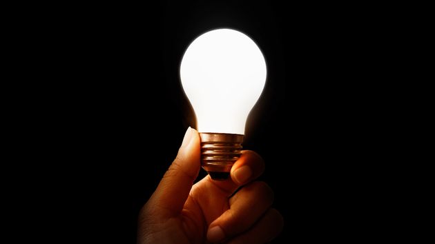 El precio de la luz del jueves 2 de julio en el PVPC: horas más baratas y caras