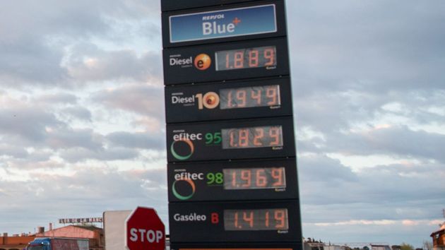 El precio de la gasolina baja de nuevo y el diésel ya se vende a 1,22 euros en estas gasolineras