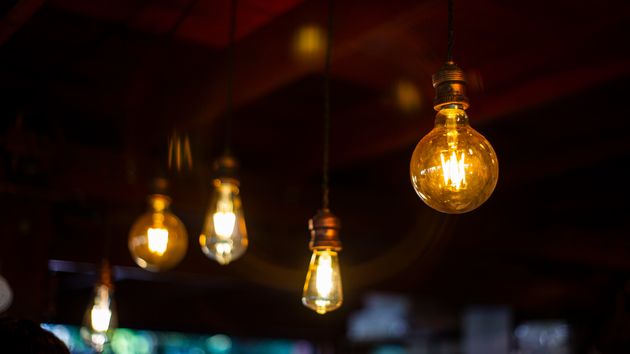El precio de la luz del viernes 3 de julio de 2026 en el mercado mayorista: horas más baratas y caras