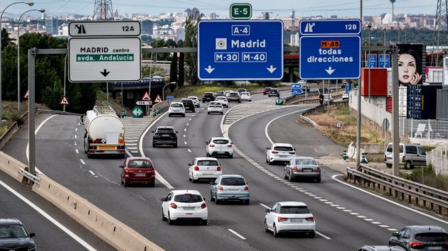 La DGT aumenta los esfuerzos ante la operación salida que arranca este viernes: dispositivos especiales para el eclipse de Sol y vigilancia extrema por la baliza V-16 