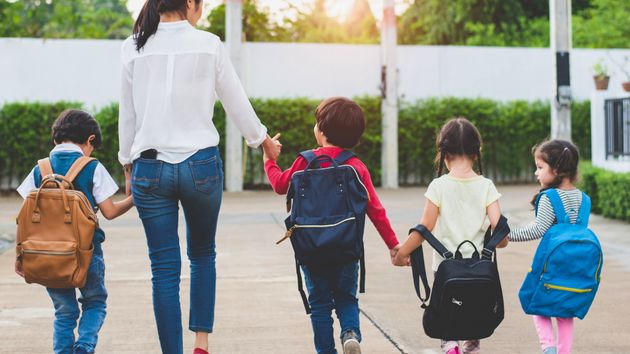 Una autónoma, sobre las vacaciones escolares: “Tengo cuatro hijos y conciliar en verano siendo autónoma es inviable, yo sigo teniendo que ir todos los días al negocio”