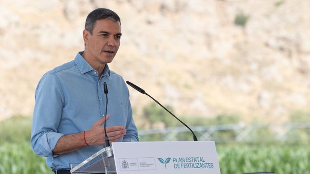 Sánchez anuncia 665 millones de euros en ayudas para fertilizantes y un plan para reducir la dependencia exterior