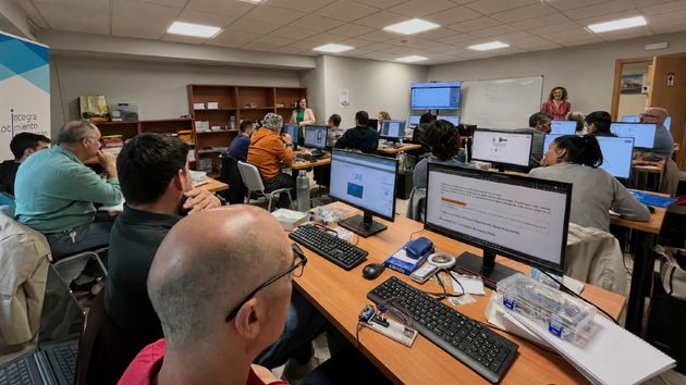 La Junta de Andalucía oferta 855 plazas para realizar cursos gratis de IA, realidad virtual e internet de las cosas