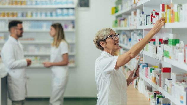 Noruega necesita farmacéuticos españoles con sueldo de hasta 58.200 euros al año, cursos gratis de idiomas y ayuda para conseguir vivienda asequible