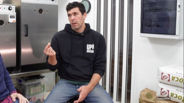 Daniel, dueño de una panadería en un garaje: "Invertí 30.000 euros y ahora gano unos 3.000 al mes y trabajo 30 horas a la semana"