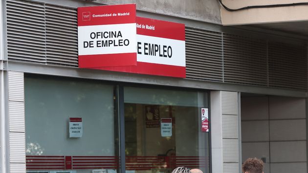 Un hombre deberá devolver 8.846,05 euros al SEPE por viajar al extranjero y no notificarlo cuando cobraba el paro