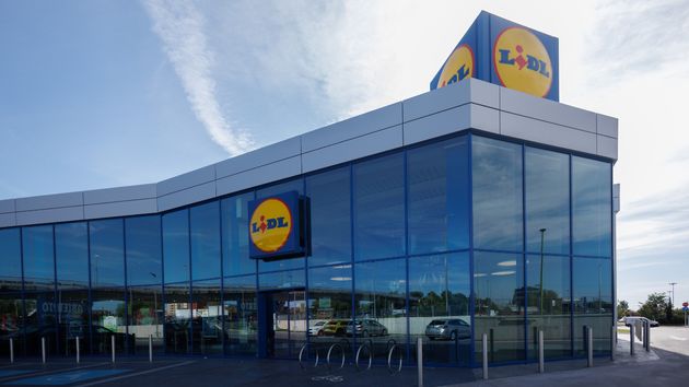 Lidl y los sindicatos firman un nuevo convenio con una histórica subida salarial del 15% hasta 2030