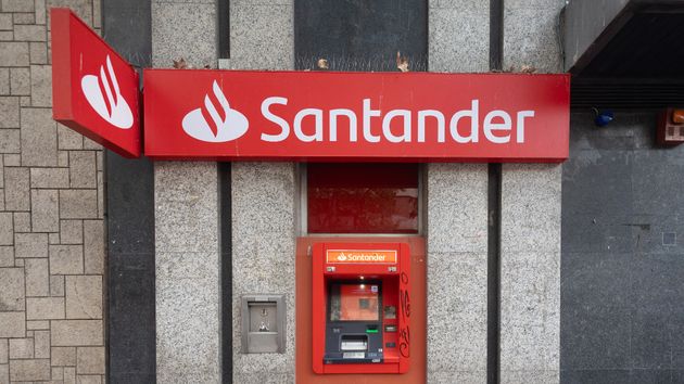 Los trabajadores de Banco Santander podrán prejubilarse con hasta el 95% de la pensión desde los 55 años