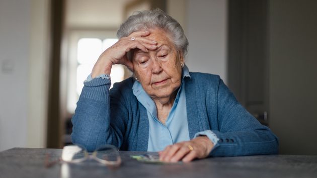 Pilla al director del banco usando el dinero de su tía de 86 años y logra que le devuelva casi 30.000 euros: “Descubrí transferencias de 9.000 euros a personas que no conocemos de nada”