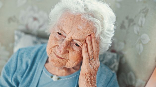 Una anciana de 80 años consigue anular sus deudas y una indemnización de 7.111 euros tras sufrir intereses abusivos y amenazas de embargo