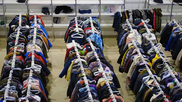 La UE cambia las normas y prohibirá a las grandes marcas destruir la ropa y el calzado que no consigan vender en sus tiendas