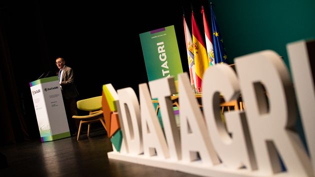 Agricultura invierte 50 millones en innovación agroalimentaria y renueva su alianza para impulsar el gran foro tecnológico Datagri