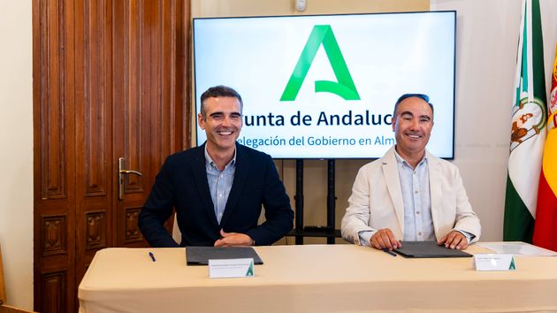 La Junta de Andalucía firma un convenio de colaboración “estable” con Hortyfruta para impulsar la competitividad del sector