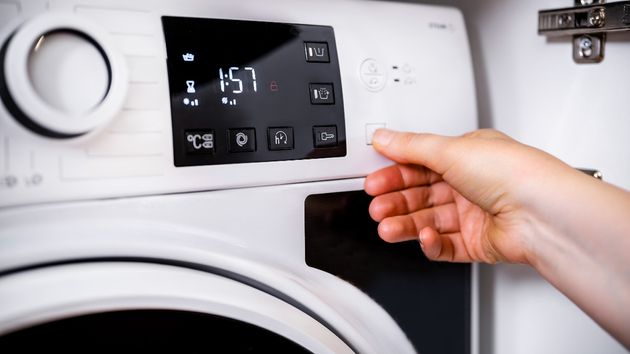 El precio de la luz del sábado 25 de julio de 2026 en el mercado mayorista: las horas más baratas y caras