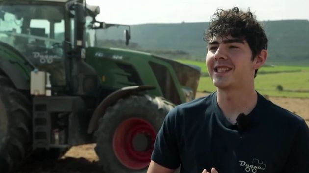 Javier (28), agricultor: “Dejé mi trabajo como programador por el campo. Me ha cambiado la vida y vivo mucho mejor porque cada día me levanto para hacer algo que me gusta”