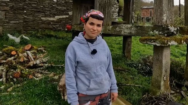 Lucía, 27 años, dejó Madrid para vivir en una aldea de 9 habitantes: “Para mí, la compra del mes son 50 euros porque entre el huerto y la recolección gasto muy poco”