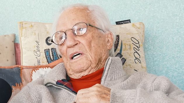 “Tengo 103 años y pensé que con el tiempo aprendería a convivir con el dolor, pero resulta que envejecer solo me enseñó la trágica inutilidad de pensar en lo que pude haber hecho diferente”
