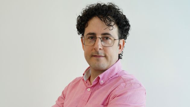 Diego León, experto en ciberseguridad: “La IA ya es una amenaza en las entrevistas de trabajo; no solo ayuda a ocultar una identidad, sino también a mantener una conversación”