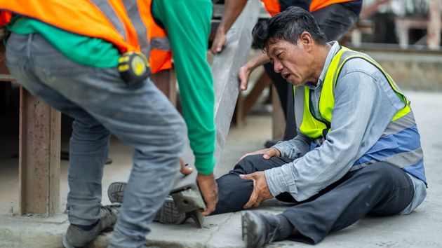 Los trabajadores de baja médica por accidente laboral tienen derecho a cobrar indemnizaciones si existe falta de medidas de seguridad
