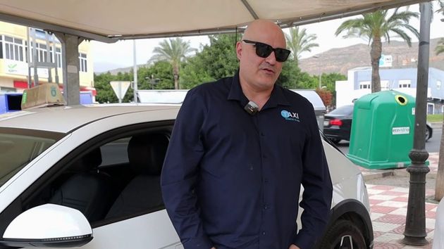 José Antonio, taxista: “He llegado a estar cuatro horas esperando sin hacer ningún servicio”