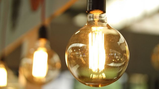 El precio de la luz del domingo 2 de agosto de 2026 en el mercado mayorista: las horas más baratas y caras