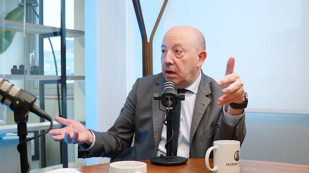 Gonzalo Bernardos, economista: “Antes, a los 25 años casi todo el mundo tenía un proyecto de futuro; ahora quieren pasárselo bien y empezar a los 35”