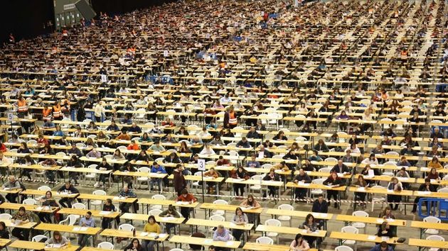 El BOE avisa de 71 convocatorias para quien quiera trabajar como funcionario de carrera: muchas con Bachillerato y para administrativos o policías