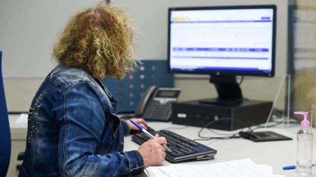 Convierten en fija a una interina tras 15 años, pero pierde una indemnización de 33.841,24 euros por “no haberse extinguido su contrato, sino transformado”